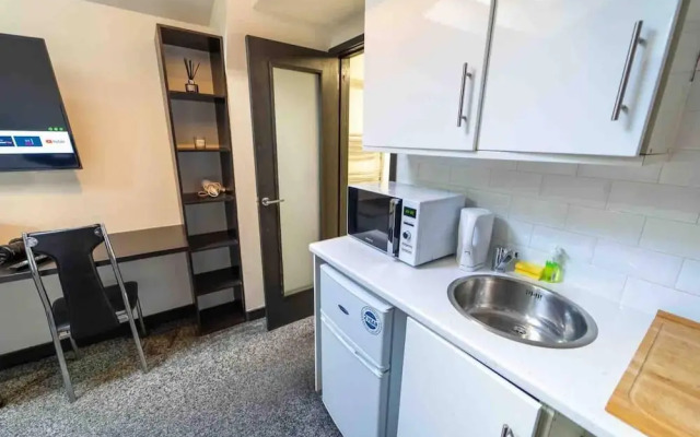 Ground Floor Cosy Studio Close to the City