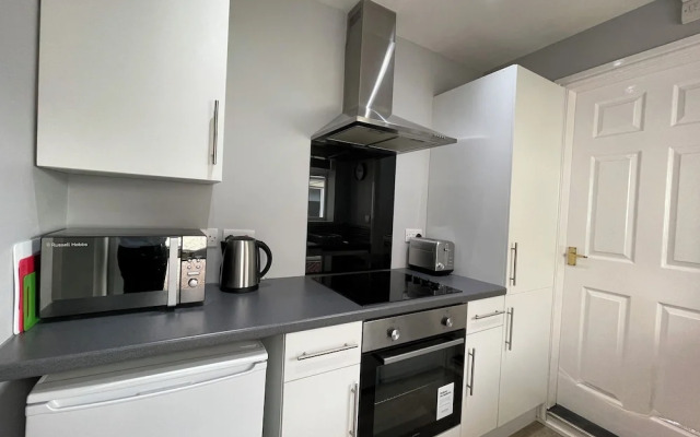 Cosy & Comfortable Apt with Parking