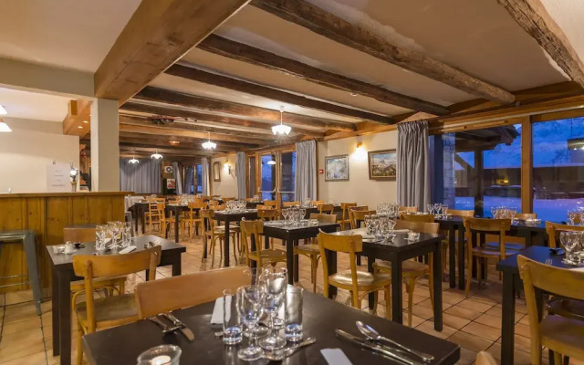 Chalet Oliver by Skinetworks