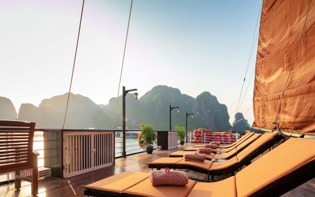 Pelican Halong Cruise