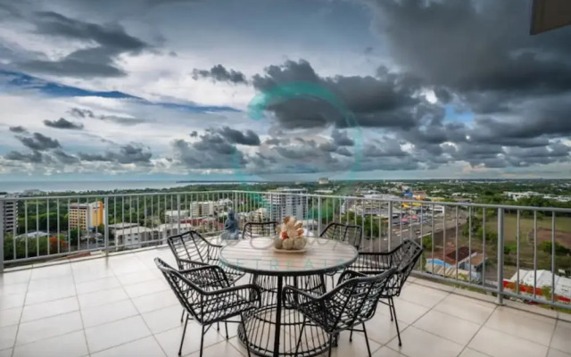 Pinnacle Penthouse Ambience Views Pool Gym