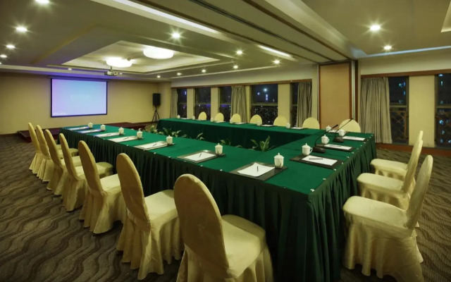 South China Harbour Plaza Hotel