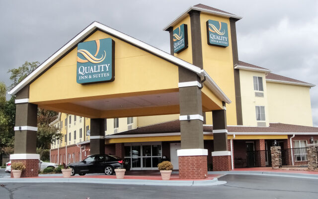 Quality Inn & Suites Huntsville Research Park Area