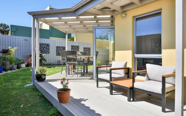 Thalassa I Pet Friendly I 2 Mins Walk to Beach