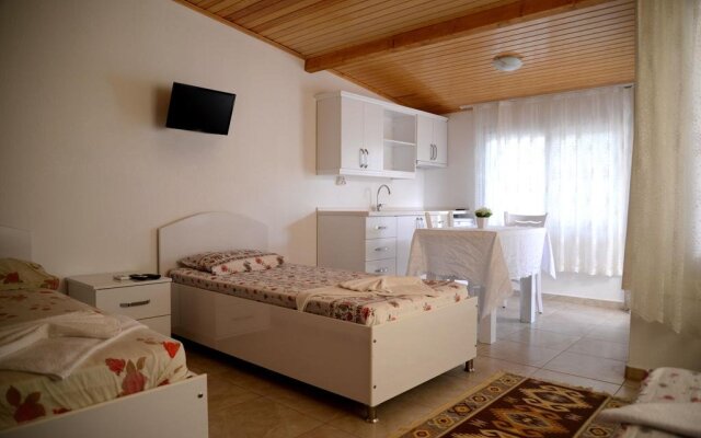 Huzur Hotel