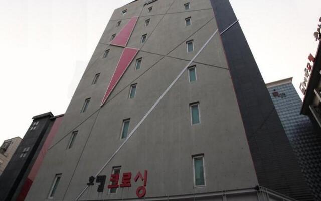 Crossing Hotel