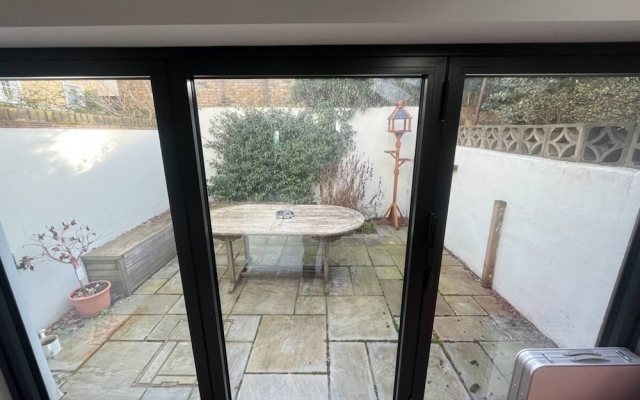 Stylish and Spacious 2 Bedroom House in Brixton