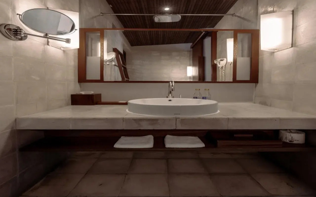Hotel Komune and Beach Club Bali