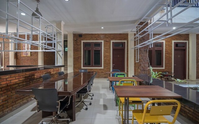 Bengawan Residence 66 by RedDoorz