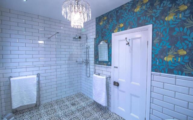 Fabulously Unique 3BD Home Sunderland