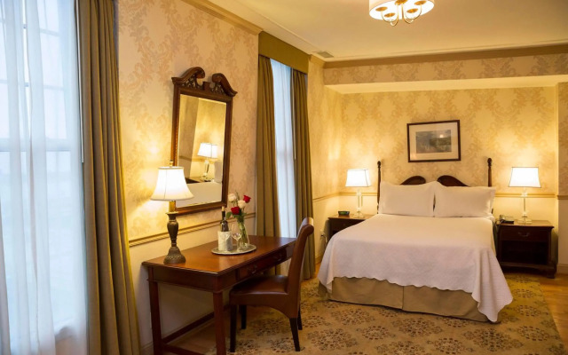Penn's View Hotel