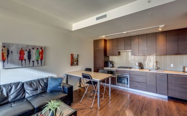 Suite Digs Waterfront