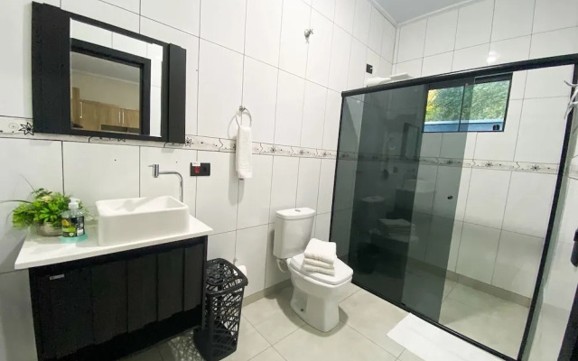 Casa Central piscina e AC para 8 hospede