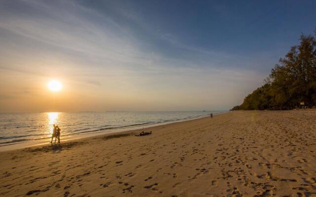 Lanta Casuarina Beach Resort