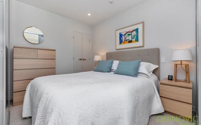 QV Stunning Apartment in New Market - 832