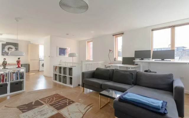 Modern 2 Bedroom Flat in Elephant & Castle
