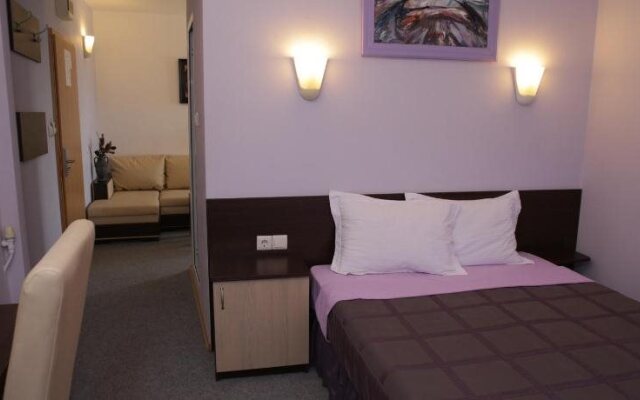 Family Hotel Avramov
