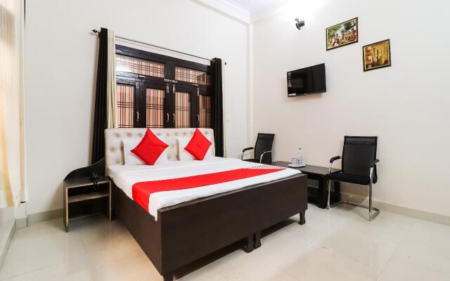 OYO Flagship 45992 Hotel Royal