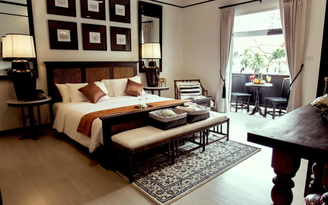 99 The Heritage Hotel