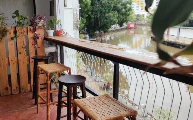 SPOT ON 90746 Vspace Guesthouse & Cafe