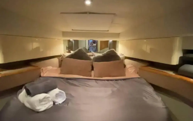 Romantic 3beds Yacht Escape on Thames