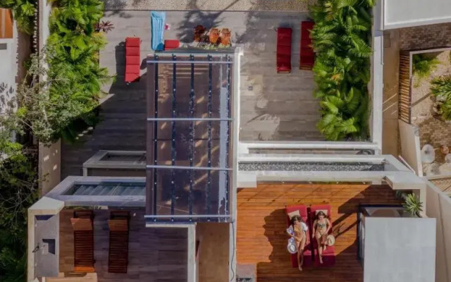 Dune Luxury Condos - Suite w Private Terrace