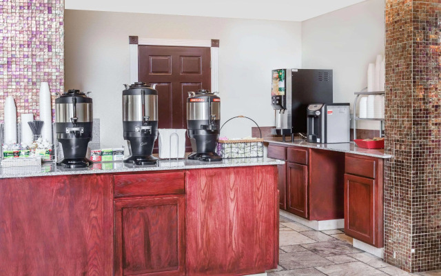 Hawthorn Suites by Wyndham Dallas Love Field Airport