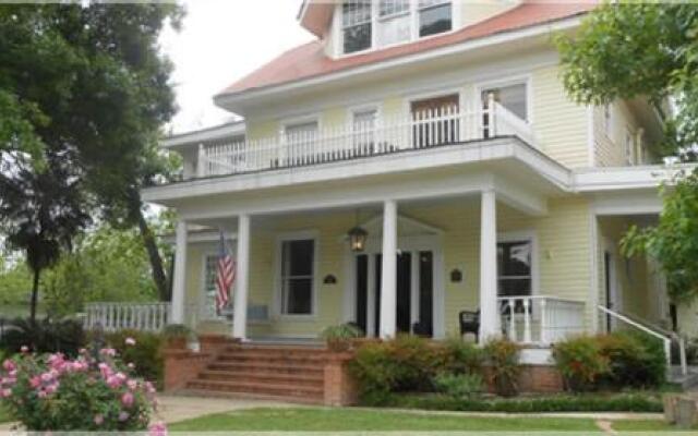 Boothe House Bed and Breakfast