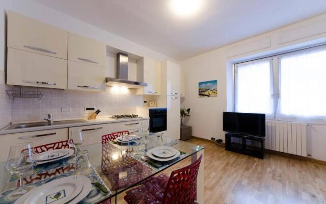 ALTIDO Elegant 1 BR Apt moments from the Sea