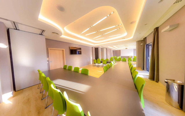 Hotel Astone Conference & SPA