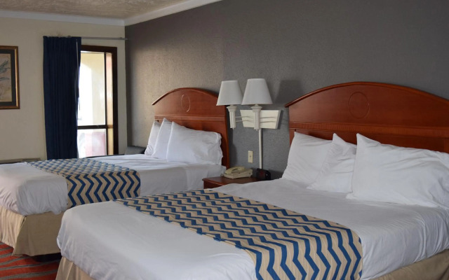 Travelodge Inn & Suites by Wyndham Norman