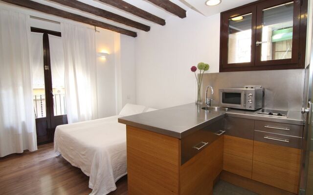 BCN2STAY Apartaments