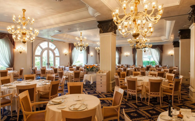 Hotel Palace