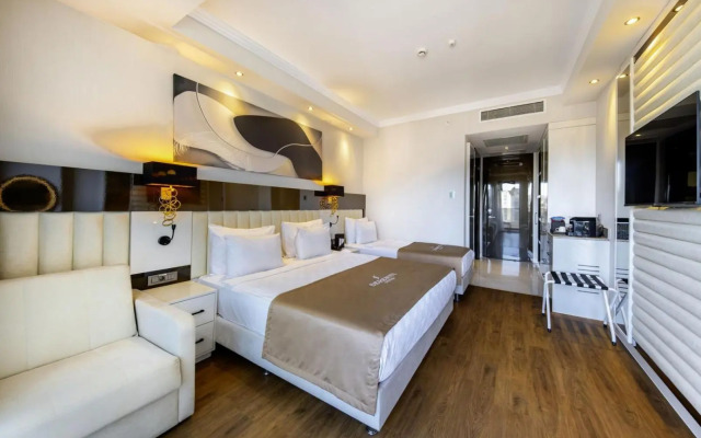 Serenity Queen Hotel