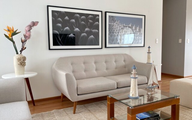 Elegant 2BR with Ocean View by Wynwood-House