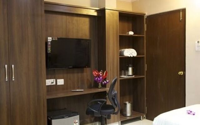 My Place Kondapur HICC by FabHotel