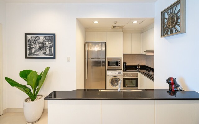 Saigon Skyline Suite in Central District 1