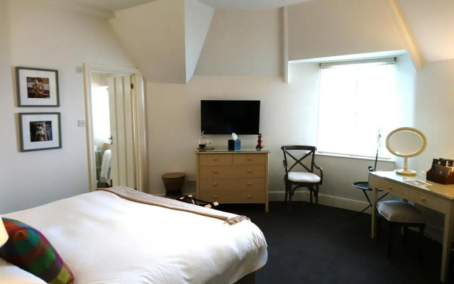 Cary Arms & Spa