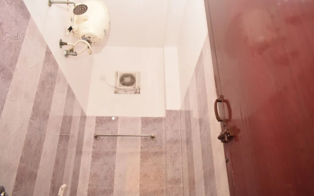 OYO 9970 Hotel Auro INN