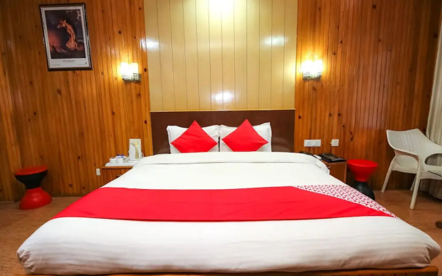 OYO 8367 Hotel The Woodz