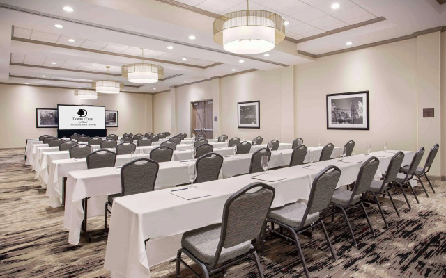 DoubleTree by Hilton Chicago Midway Airport