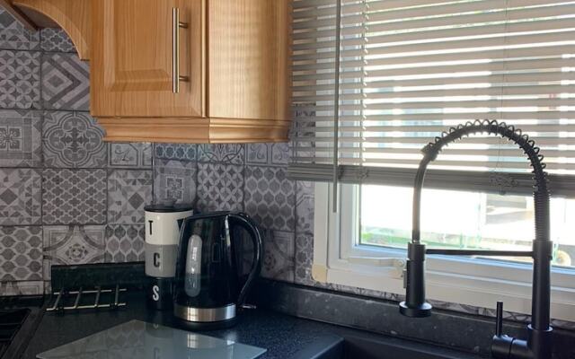 Beautiful 3-bed Caravan on Holiday Park