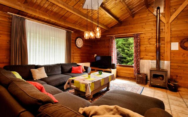 Cosy chalet in Barvaux with fenced garden