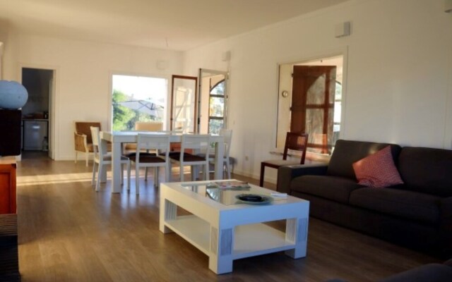 Akivillas Tavira Pine