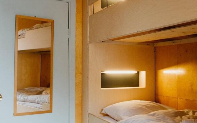 Hafaldan HI Hostel - Harbour building