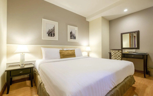 Evergreen Place Siam by UHG