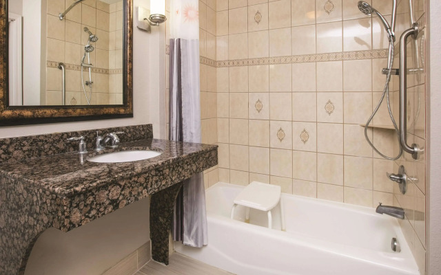 Baymont by Wyndham Dallas South-DeSoto