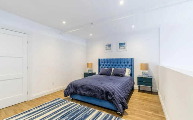 2BR 2 Storey Loft Free Parking Gym