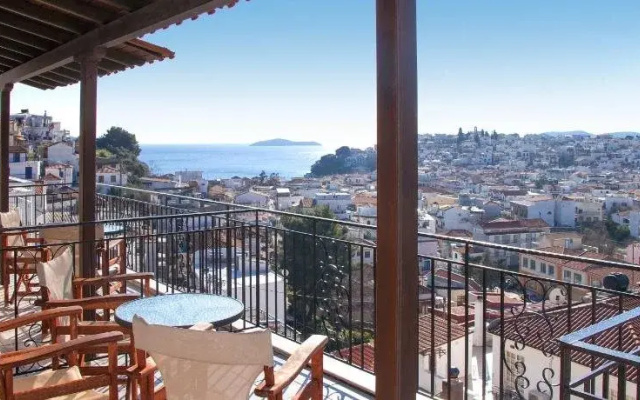 Stathis House
