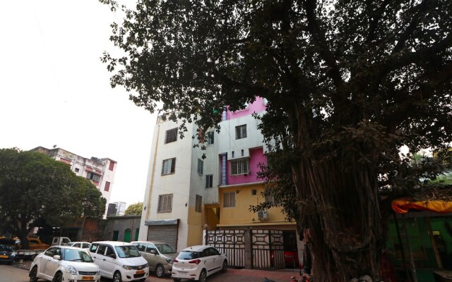 OYO 11930 The Jumbo Stay
